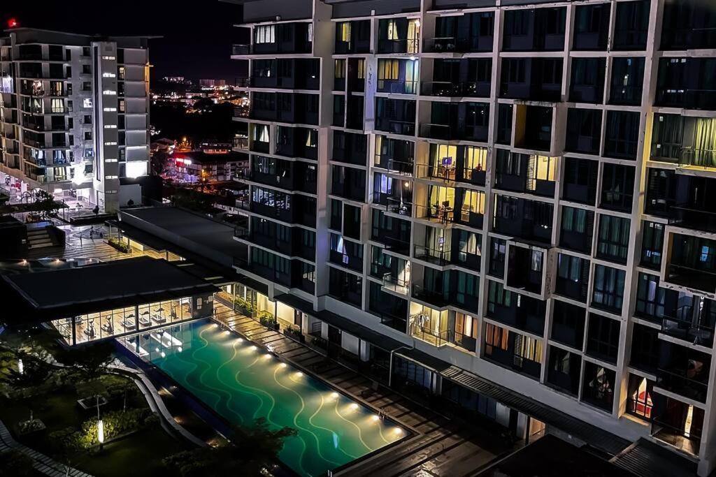 Viva Jazz2/disney Sea Theme/pool View/projector Apartment Kuching